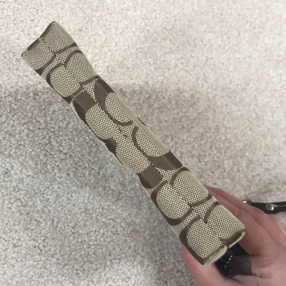 Coach wristlet - Picture 4 of 8